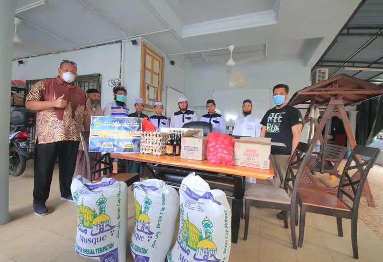 Barangan asas untuk agihan kepada komuniti